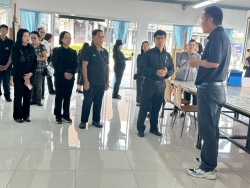 LINE_ALBUM_ดูงานศูนย์ศิลปชีพบางไทร จ_พระนครศรีอยุธยา_251124_46.jpg - โครงการเทิดทูล ชาติ ศาสนา พระมหากษัตริย์ รวมพลังแห่งความภัคดีของประชาชนเทศบาลตำบลสันป่าตอง  | https://www.sanpatong.go.th